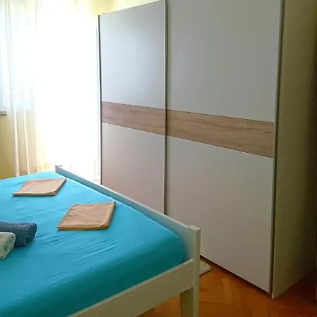 Apartment Bugenvila *