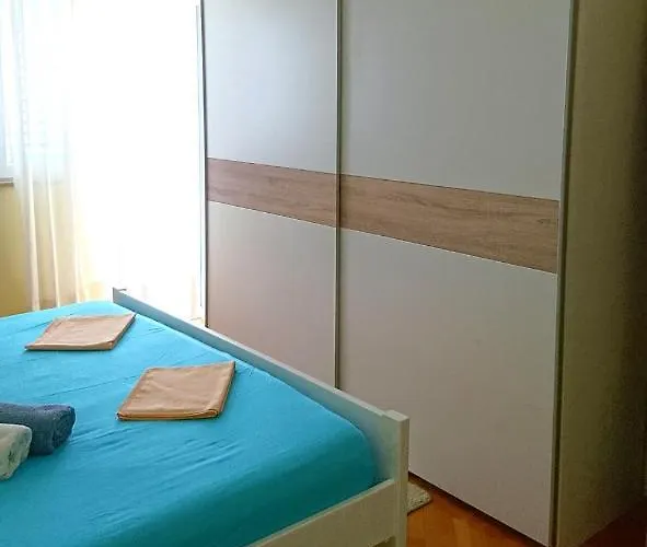 Apartman Bugenvila *